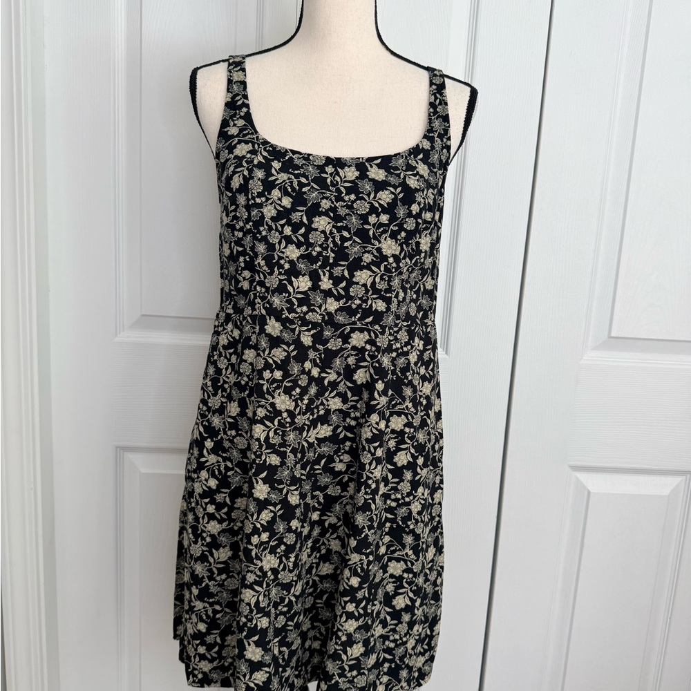 Old Navy Rayon‎ Black and Cream Floral Mini Pocket Boho Summer Dress size Medium